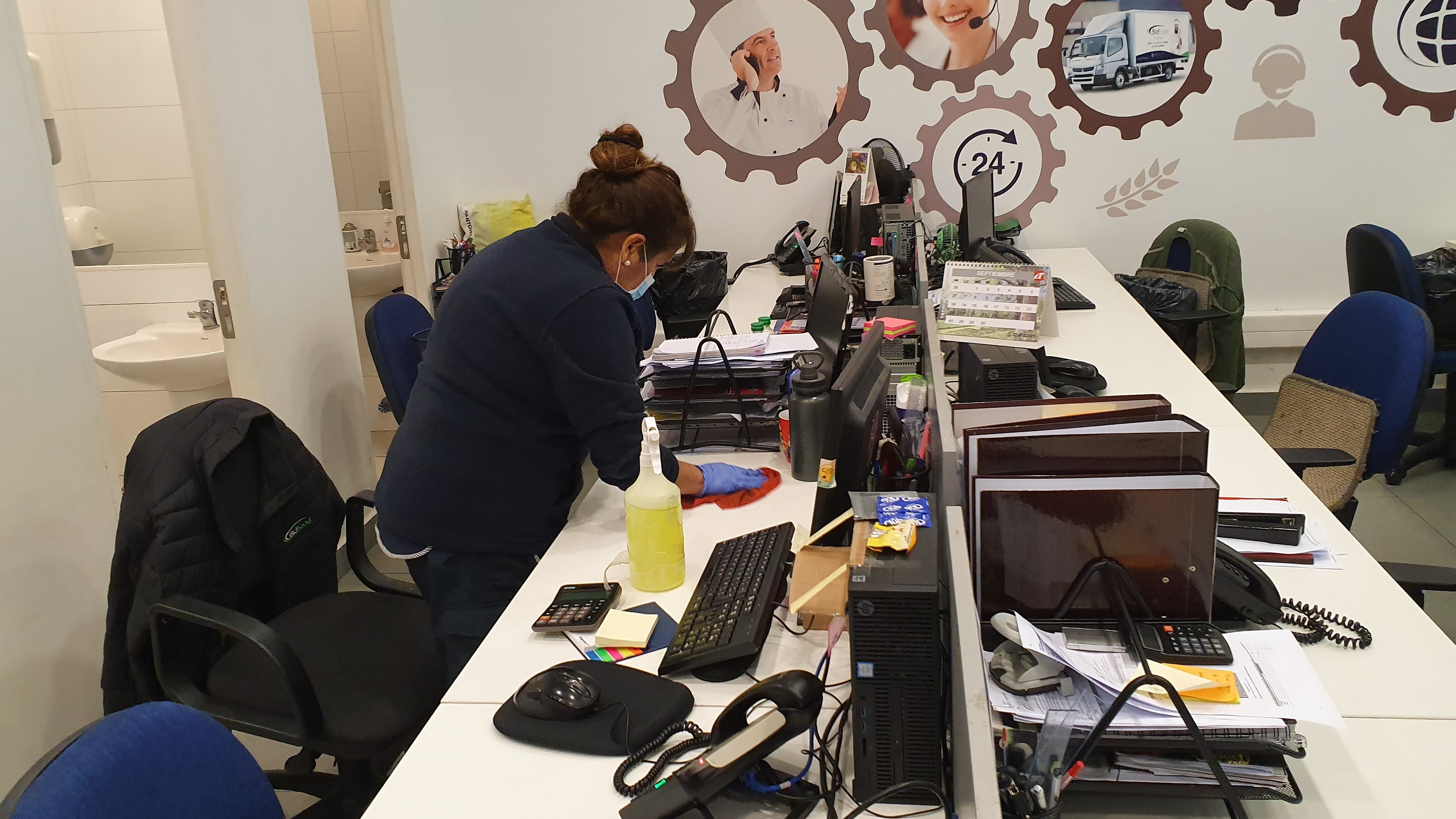 Servicio de aseo y limpieza profesional de oficinas en Santiago